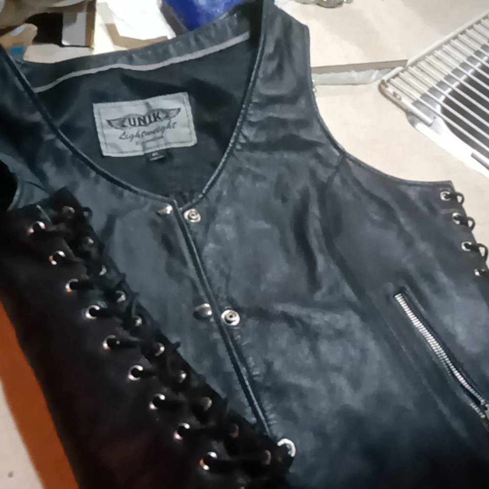 Unik fem leather biker vest